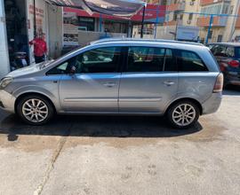 Opel Zafira b 1900