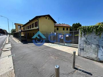 Box / Garage di 14 m² a Milano
