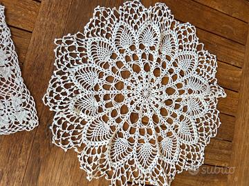 centrini bianchi uncinetto 