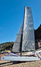 Catamarano da regata F16 Aqua Raptor