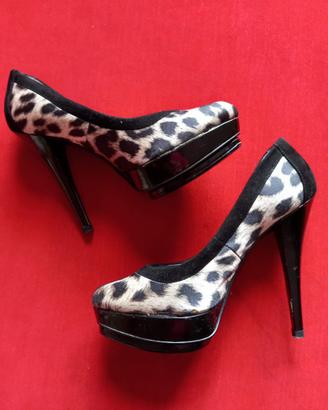 Decollete maculate Guess