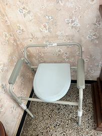 Letto e sedia ospedaliera