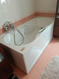 vasca idromassaggi Jacuzzi 