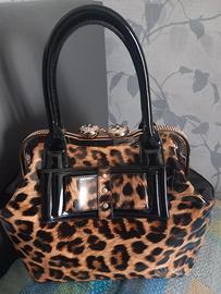 borsa in vernice con stampa ghepardo