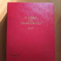 il libro dei francobolli 2019