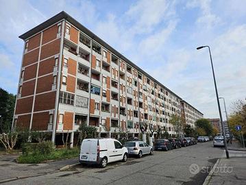 Immobile in asta di 101 m² con 4 locali a Milano