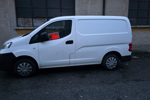 Nissan nv 200