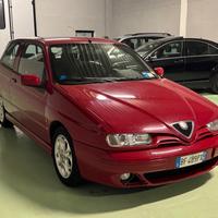 Alfa Romeo 145 2.0i 16V Twin Spark cat Quadrifogli