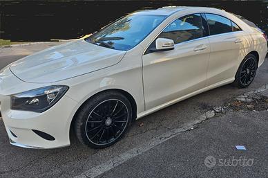 MERCEDES CLA 200d 4MATIC COME NUOVA