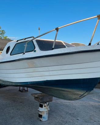 barca a motore Gobbi semicabinato 6 metri