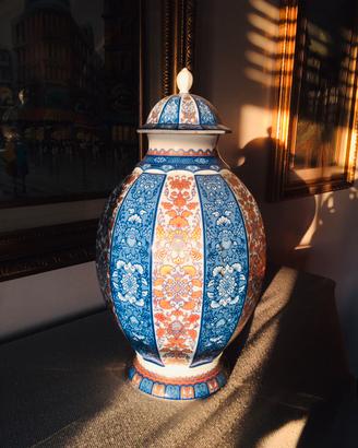 Vaso con decorazioni