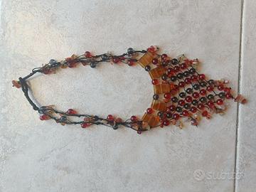 Collana artigianale etnica con pietre naturali