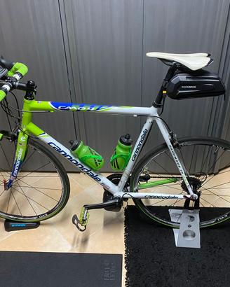 Bici da corsa cannondale CAAD 9 motorizzata