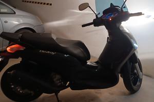 Moto scooter Beverly 300