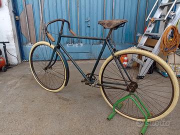 Splendida bicicletta anni 20 da corsa giroruota