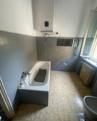Vasca da bagno in ceramica