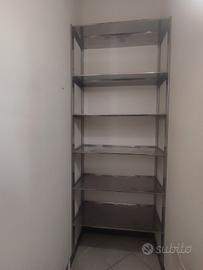 Scaffalatura in acciaio
