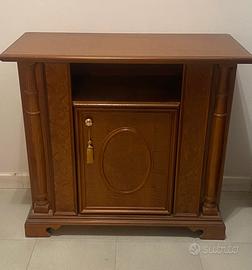 Mobiletto in legno stile classico / Porta TV -