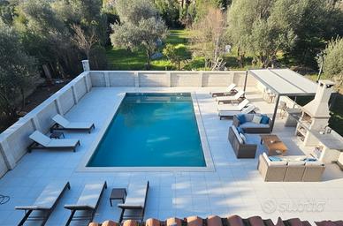 Villa con piscina nuova costruzione Quartu S.Elena