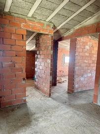 Donori: Mansarda da Personalizzare in Centro