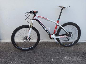 MTB IN CARBONIO. Misura 26