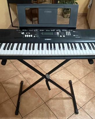 Pianola YAMAHA EZ-220