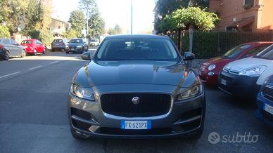 Jaguar F-Pace 2.0 D 180 CV AWD aut. Prestige