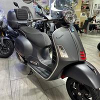 Piaggio Vespa 300 GTS hpe super sport da vetrina a