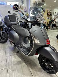 Piaggio Vespa 300 GTS hpe super sport da vetrina a