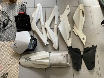 Plastiche husqvarna 125