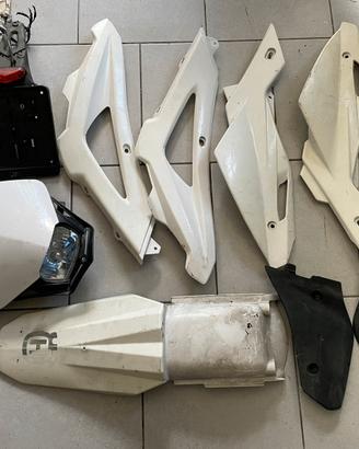 Plastiche husqvarna 125