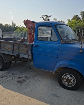 Ford Transit con GRU A0406R DEMOLITO
