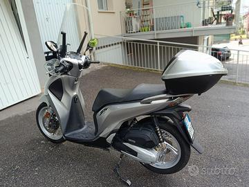 Honda sh150AD