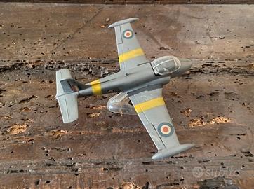 Modello in scala del Hunting Percival Jet Provost