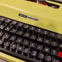 Macchina da per scrivere lettera 32
