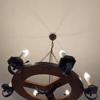 lampadario rustico stile taverna 