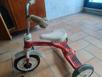 Triciclo vintage radio fly