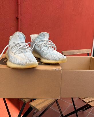 Yeezy boost 350 v2 cloud white