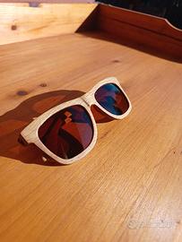 occhiali da sole in legno