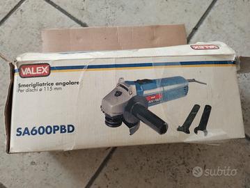 Smerigliatrice angolare