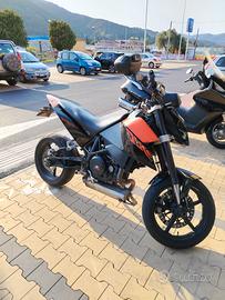 KTM duke 690 