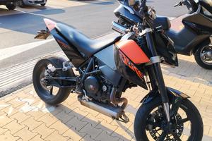 KTM duke 690 
