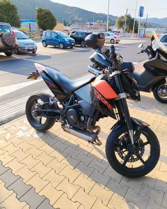 KTM duke 690 