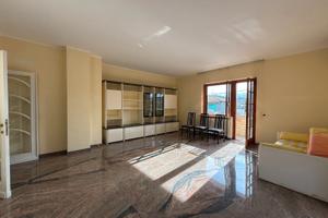 Appartamento indipendente con giardino e garage