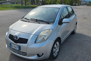 TOYOTA YARIS 1.0 vvt  69cv 51kw ok neopatentati 