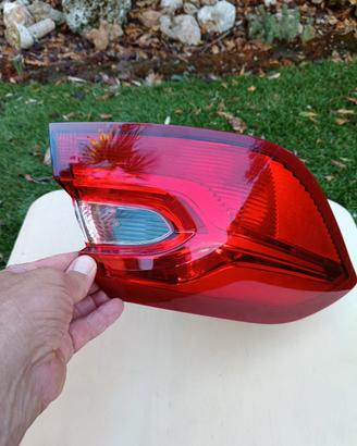 faro posteriore sx Ford Fiesta 