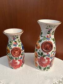 n.2 brocche per vino in ceramica, decorate a mano