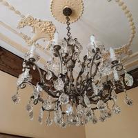 lampadario di cristallo e argento con pendenti 