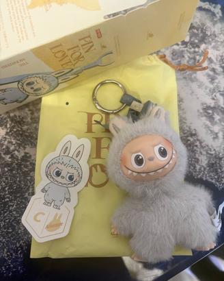 Labubu pin for love -C-