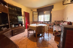 Appartamento di 164 m² con più di 5 locali e box a